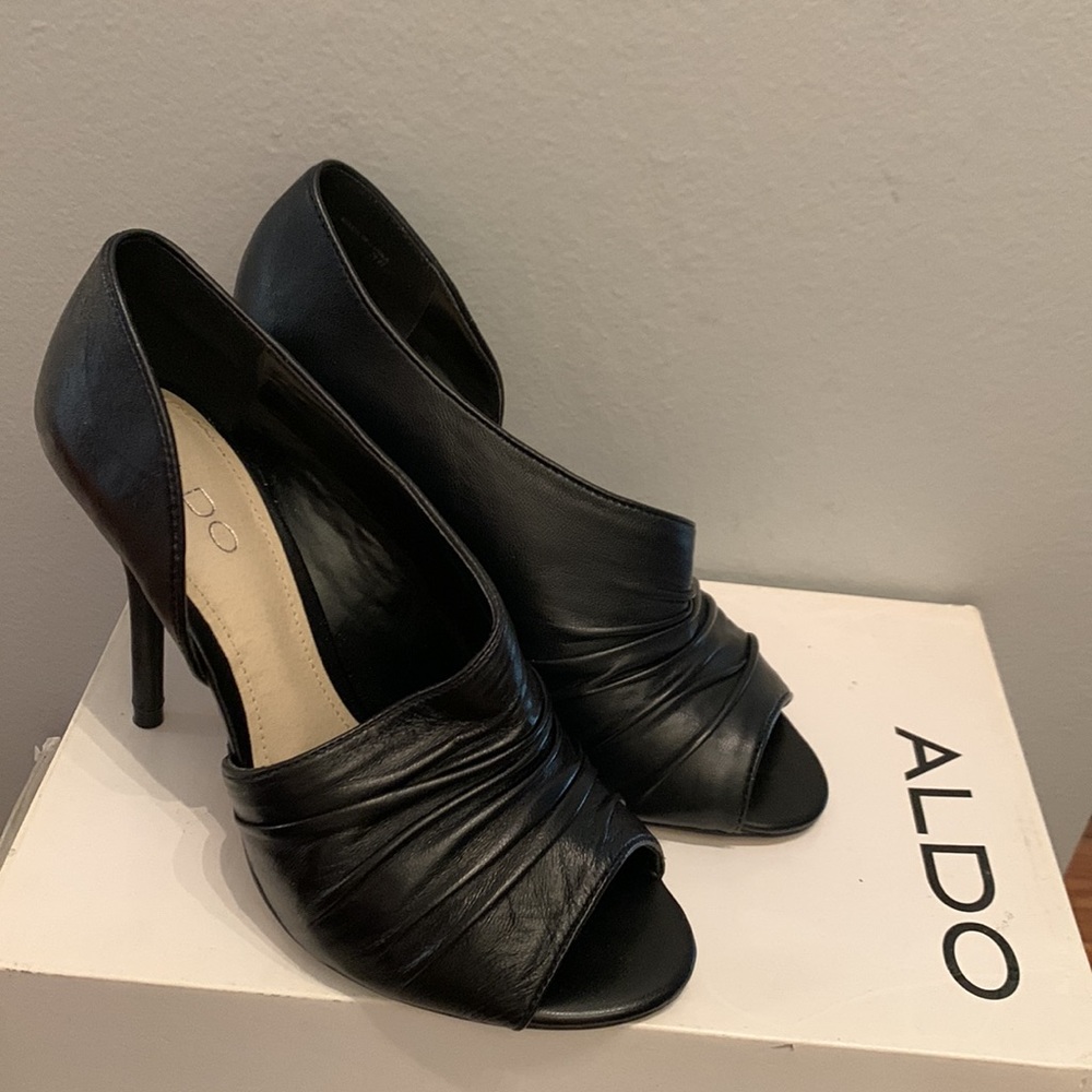 Aldo Guger heels